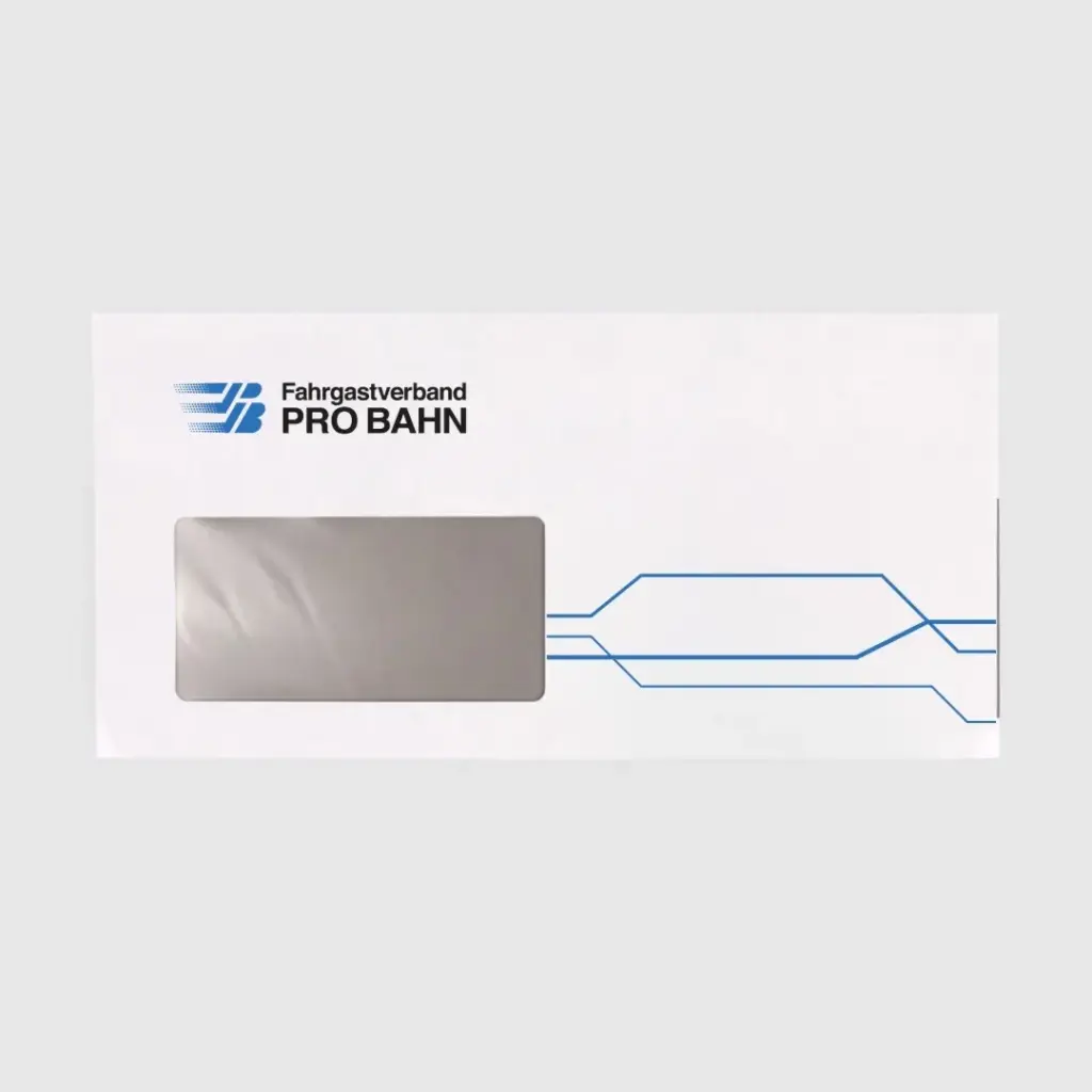 Weißer DIN-lang-Briefumschlag mit PRO-BAHN-Logo, Sichtfenster und blauem Linienmotiv